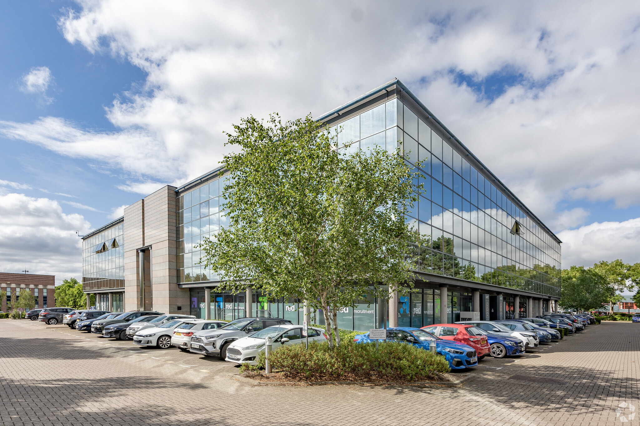 Park Ave, Almondsbury to rent Building Photo- Image 1 of 18