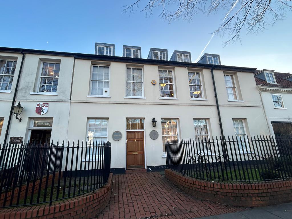 33 Wood St, Barnet to rent Building Photo- Image 1 of 2