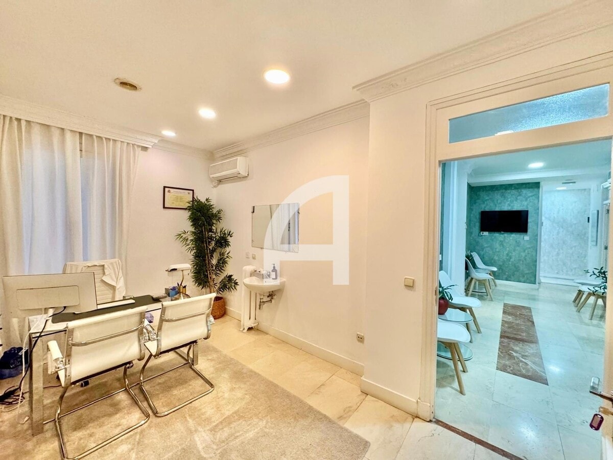 Madrid, MAD 28001 - Unit Pt:DR 0000 -  - Interior Photo - Image 2 of 26