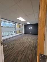 300 S Washington Sq, Lansing, MI to rent Interior Photo- Image 2 of 11