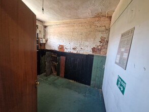 1 High Street St, Newport to rent Interior Photo- Image 2 of 6