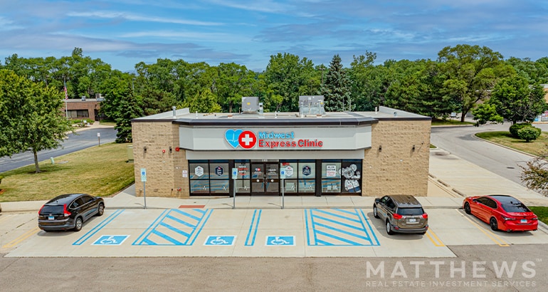 855-865 E Geneva Rd, Carol Stream, IL for sale Building Photo- Image 1 of 4