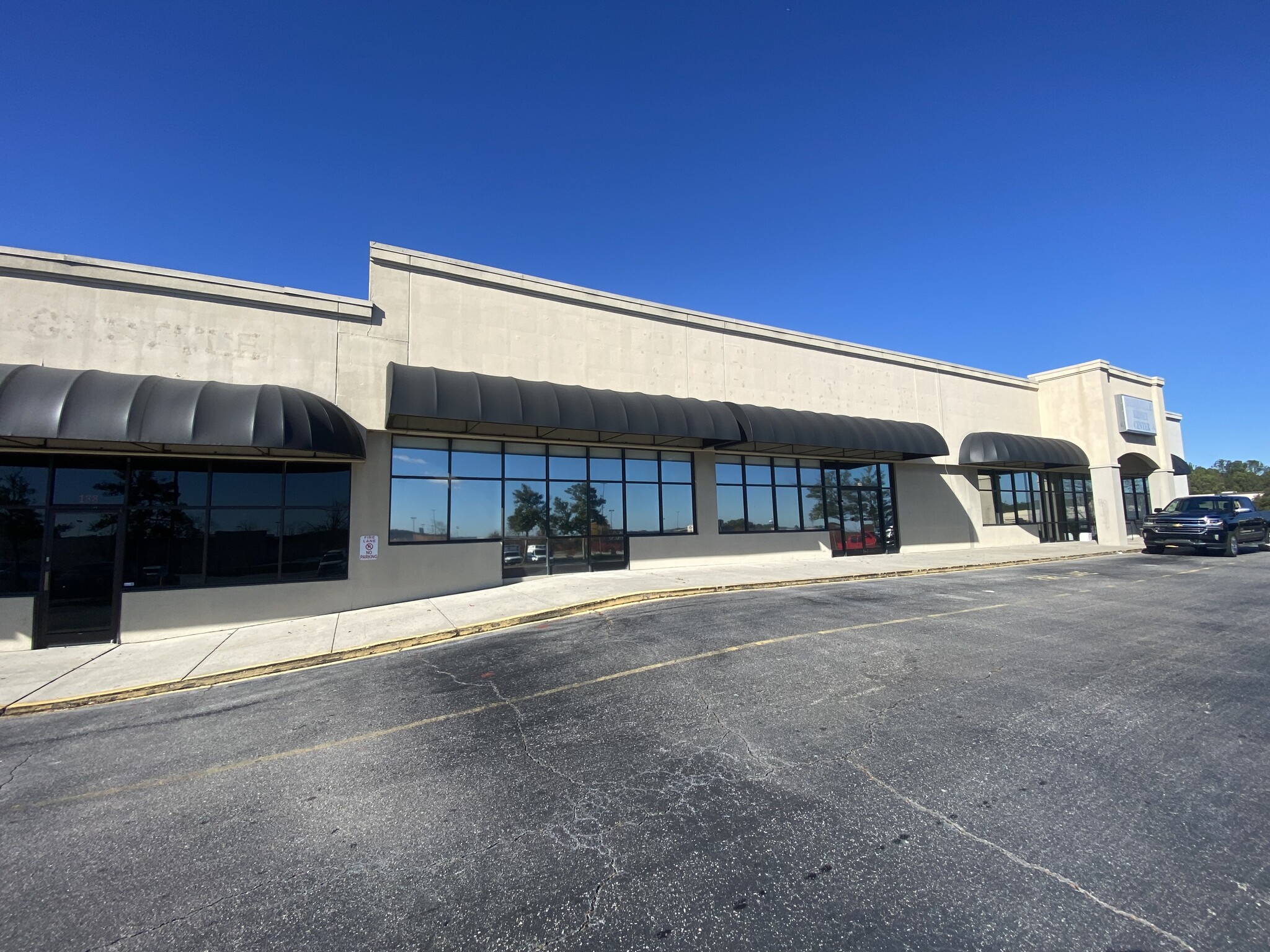 201-205-245 Columbia Mall Blvd, Columbia, SC for rent Building Photo- Image 1 of 12