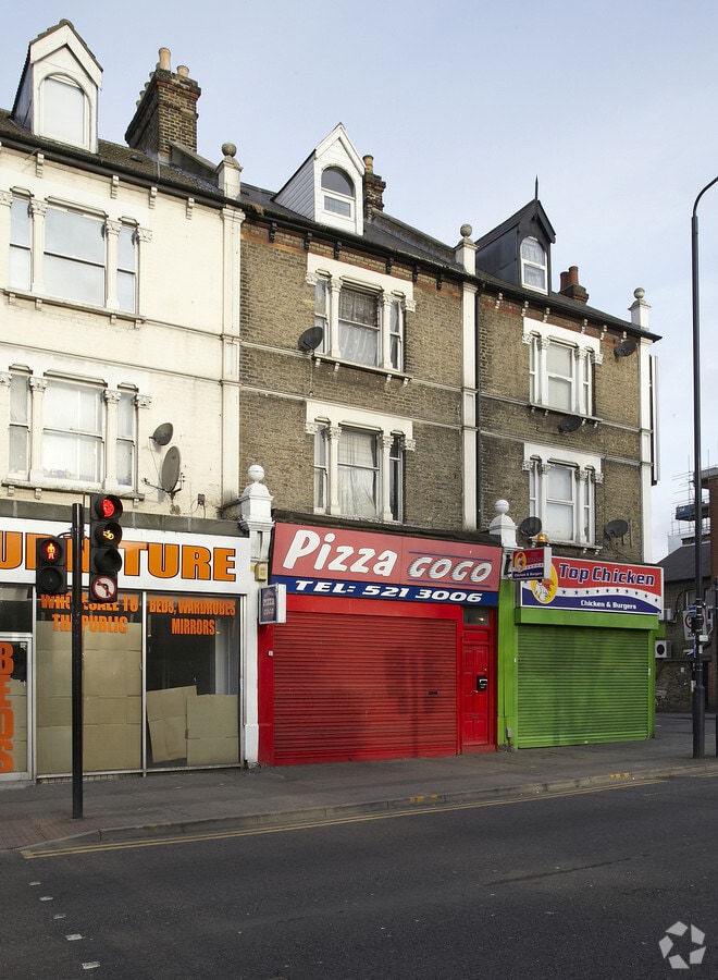 288 Hoe St, London, E17 9QD UK