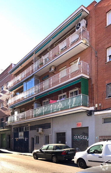 Calle Eduardo Requenas, 12, Madrid, Madrid for sale - Primary Photo - Image 1 of 2