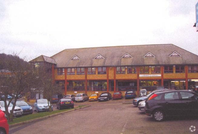 Walderslade Rd, Chatham to rent - Building Photo - Image 2 of 4