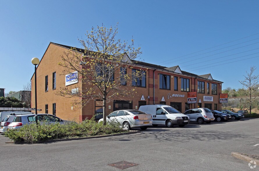 Wade Rd, Basingstoke for sale - Primary Photo - Image 1 of 1