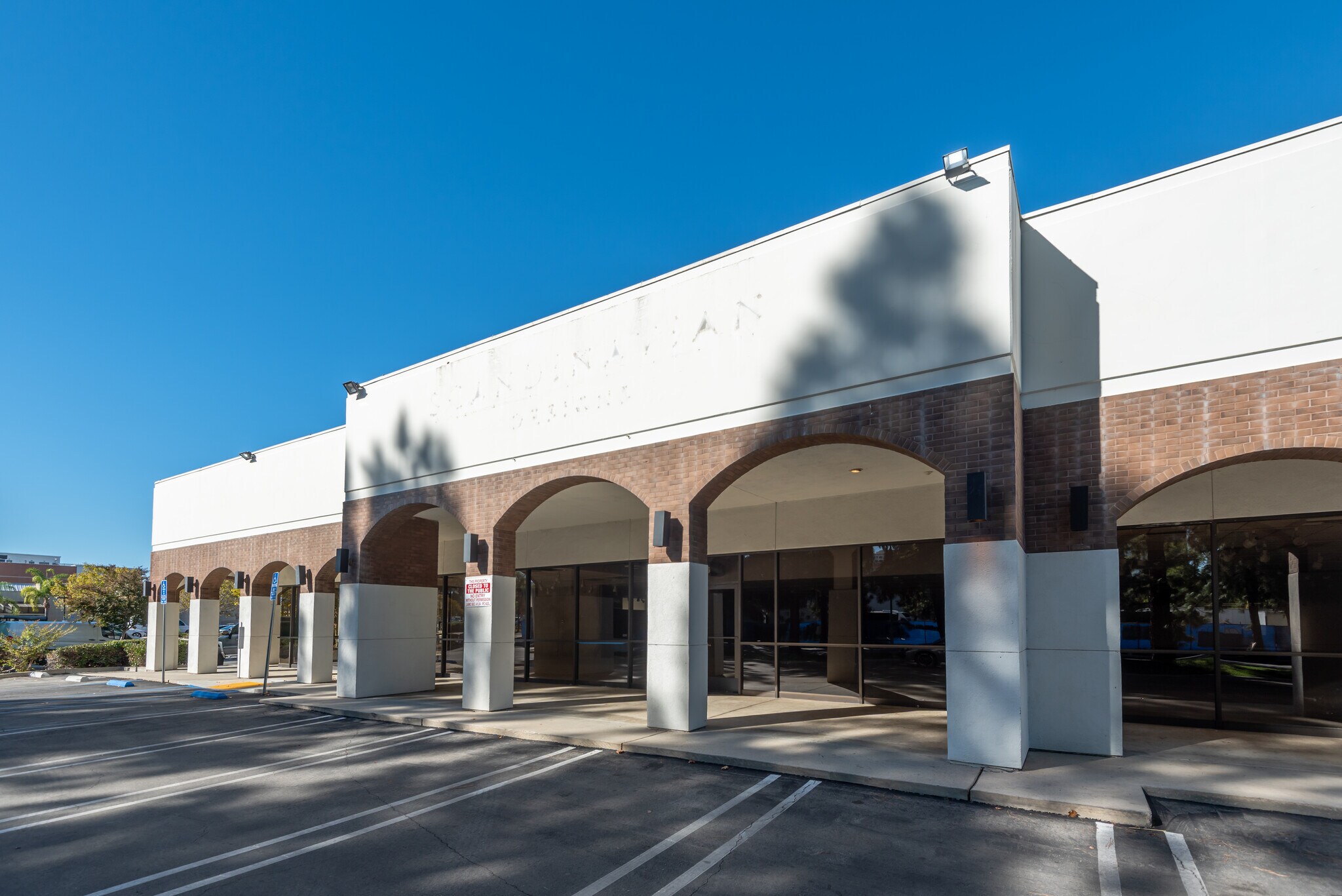 21725 Erwin St, Woodland Hills, CA for sale Building Photo- Image 1 of 13