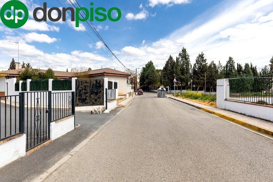 Calle Ronda de los Montes, 75, Albolote, Granada for sale - Building Photo - Image 2 of 43