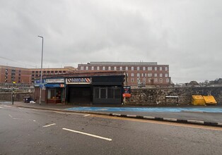 Mill St, Newport to rent Building Photo- Image 2 of 4