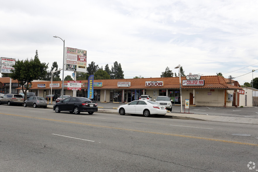 8640-8656 Lindley Ave, Northridge, CA for rent - Primary Photo - Image 1 of 6