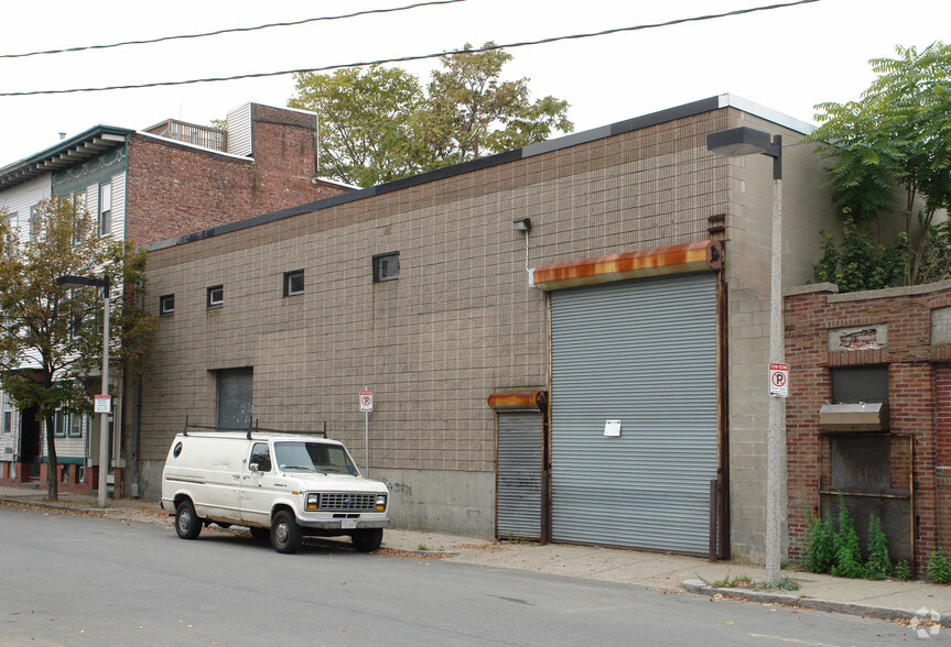 175 W Fifth St, Boston, MA for sale - Primary Photo - Image 1 of 1