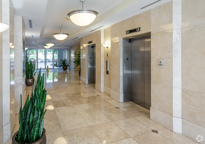 1571 Sawgrass Corporate Pky, Sunrise, FL for rent - Lobby - Image 2 of 3