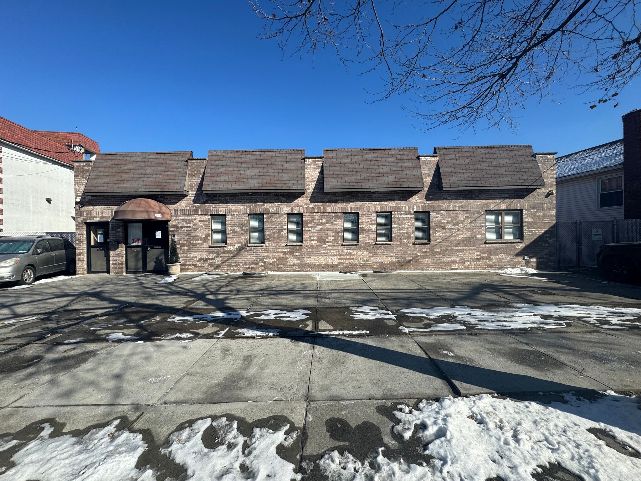 548 Throggs Neck Expy, Bronx, NY for sale Primary Photo- Image 1 of 1