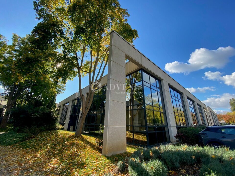 1 Boulevard Des Chênes, Guyancourt to rent Building Photo- Image 1 of 4