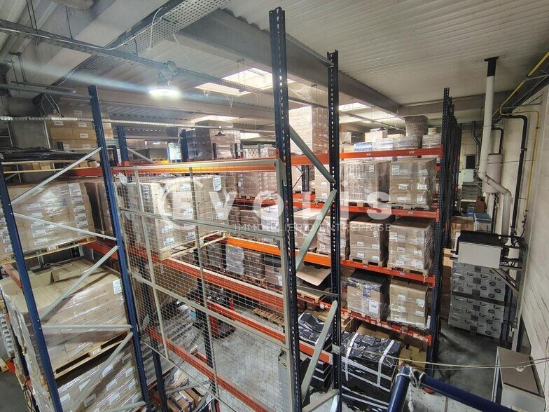Light Industrial in Rosny-sous-Bois to rent - Interior Photo - Image 3 of 9