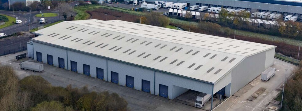 11 Poplar Way E, Avonmouth to rent - Building Photo - Image 3 of 3