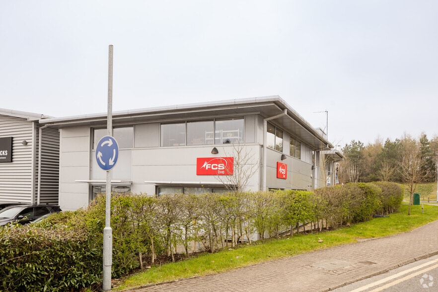 37 Greenham Business Park, Thatcham for sale - Primary Photo - Image 1 of 1