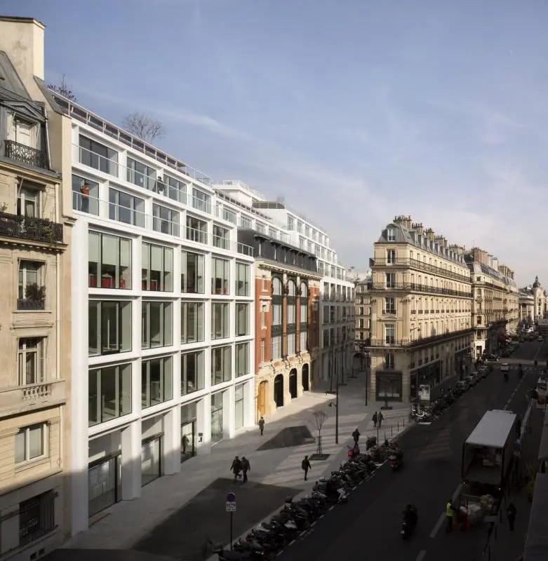 Location Bureaux 563 m² - Photo 1