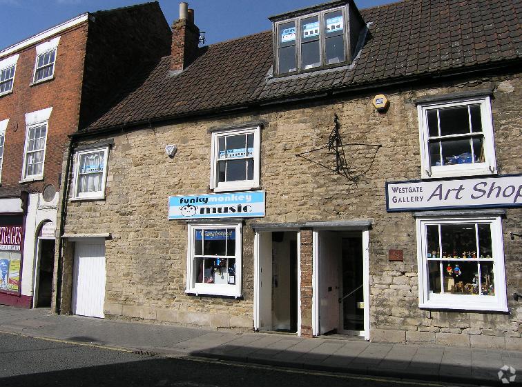 82 Westgate, Grantham to rent Primary Photo- Image 1 of 3