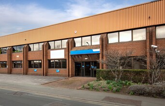 83 Buckingham Ave, Slough to rent Building Photo- Image 1 of 1