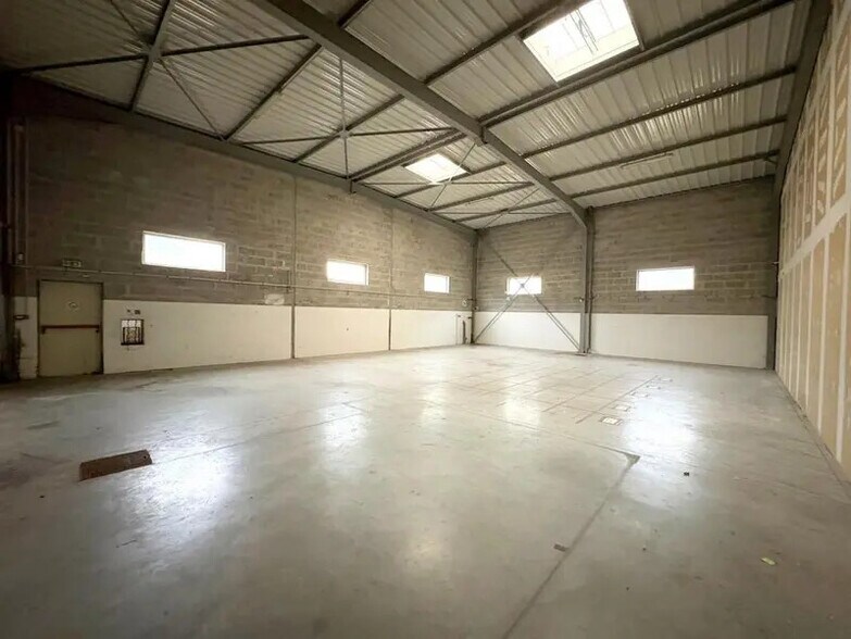 Industrial in Argenteuil to rent - Building Photo - Image 1 of 10