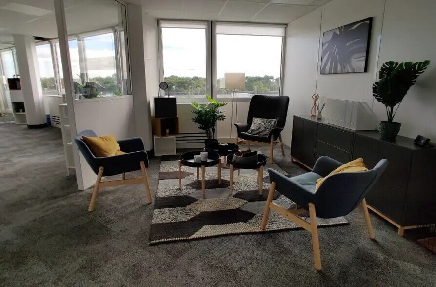 Office in Pessac to rent - Interior Photo - Image 3 of 14
