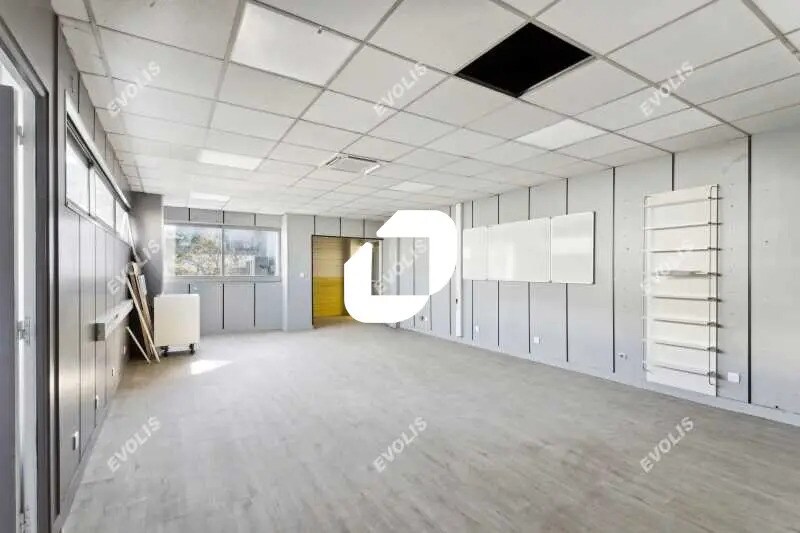 Office in Gentilly to rent - Interior Photo - Image 3 of 9