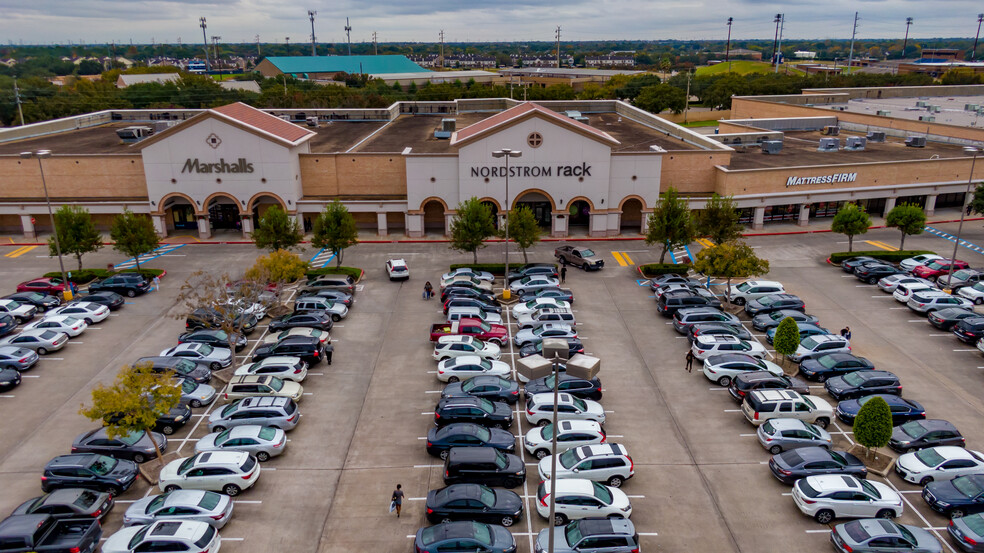 2725-2623 Town-Center Blvd, Sugar Land, TX for rent - Building Photo - Image 1 of 13