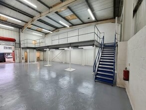 Watchmead, Welwyn Garden City to rent Interior Photo- Image 1 of 4