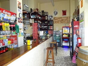 Retail in Madrid, Madrid to rent Interior Photo- Image 2 of 12