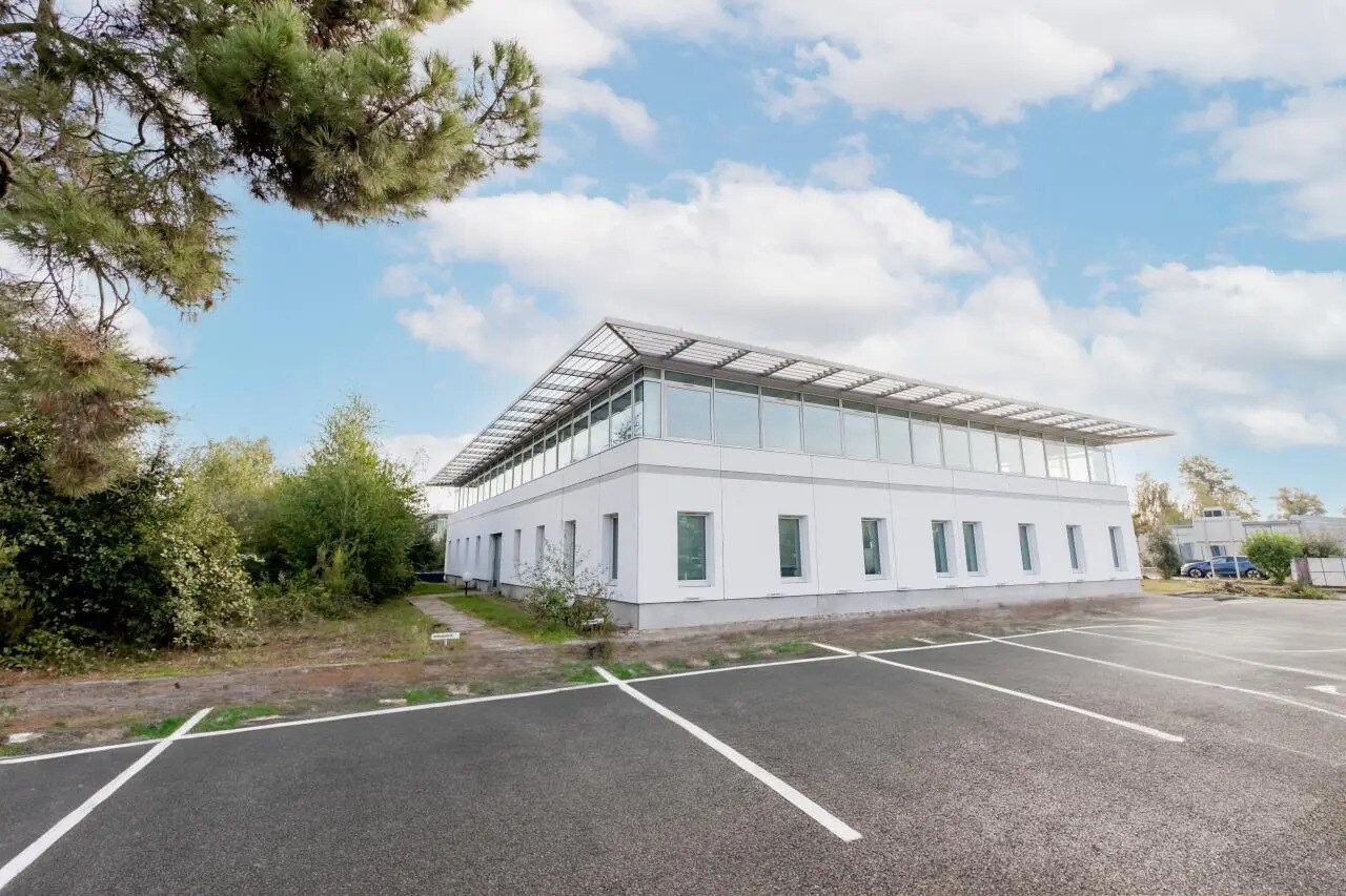 Office in Pessac to rent Building Photo- Image 1 of 10