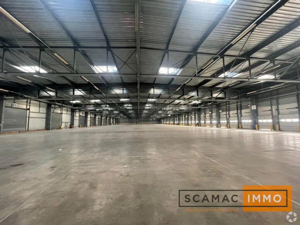 Location Entrepôt 7 241 m² à 14 368 m² - Photo 1