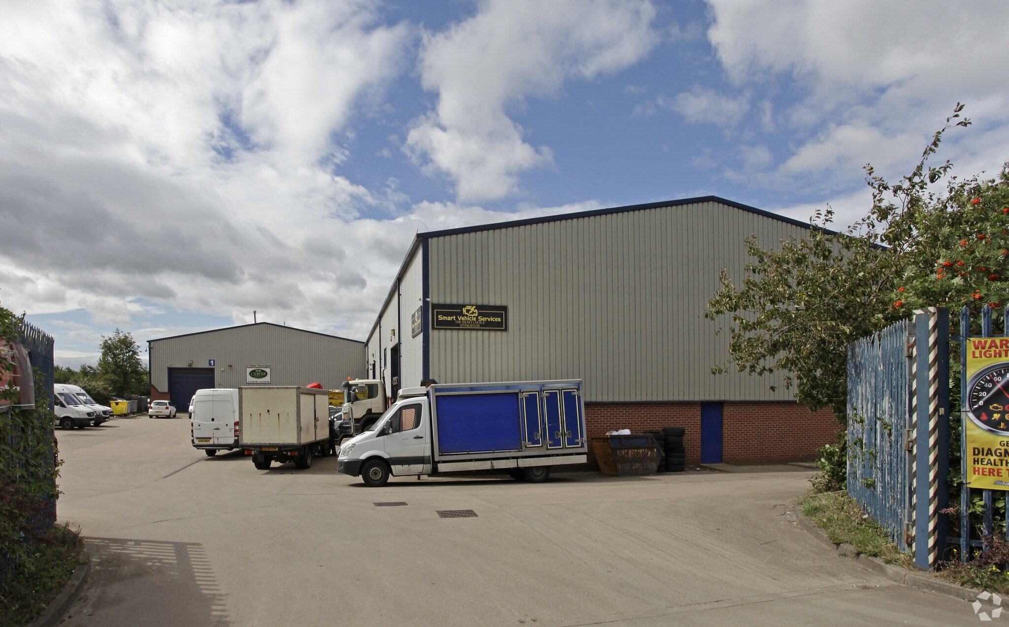 Knowsthorpe Way, Leeds for sale Primary Photo- Image 1 of 1