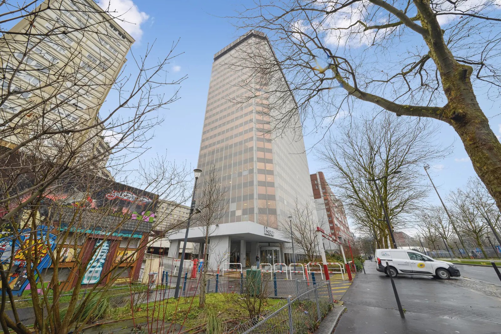 Office in Pantin for sale Building Photo- Image 1 of 8