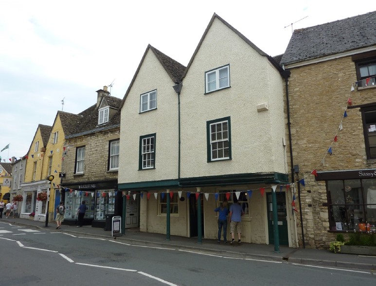 14 Church St, Tetbury for rent - Primary Photo - Image 1 of 2