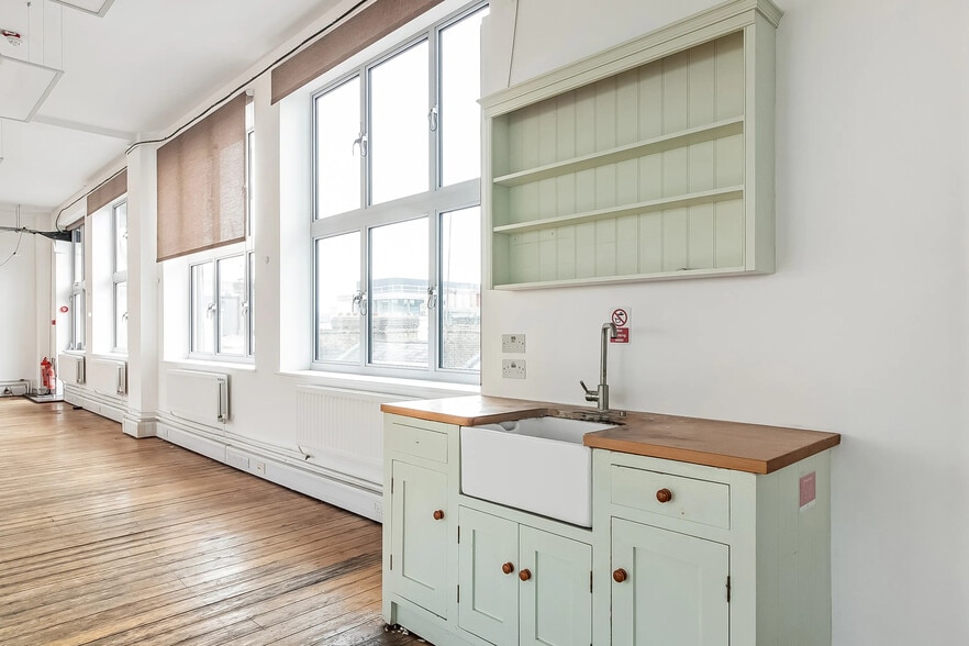 143-147 Regent St, London to rent - Building Photo - Image 3 of 12