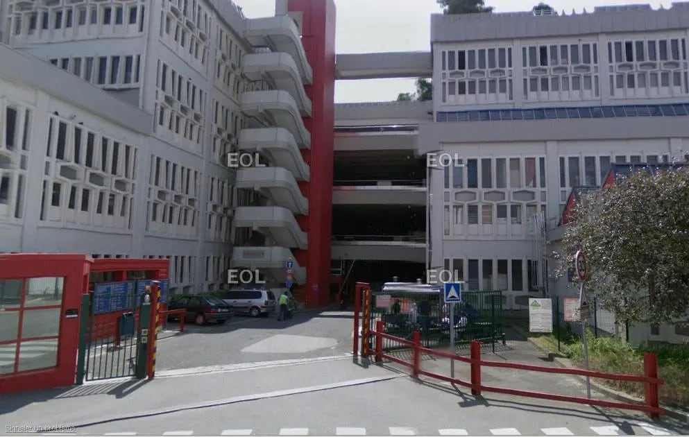 Light Industrial in Montreuil to rent Building Photo- Image 1 of 10
