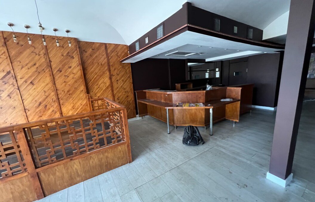 8-9 Rocks Ln, London to rent Interior Photo- Image 1 of 6