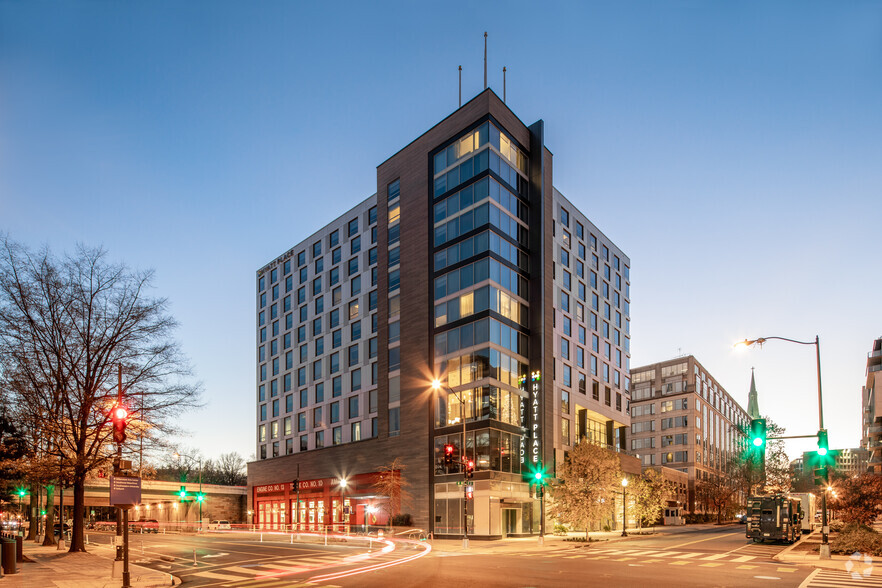 400 E St SW, Washington, DC for rent - Primary Photo - Image 1 of 4