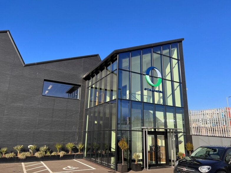 2-3 Kangley Bridge Rd, London to rent - Building Photo - Image 2 of 3