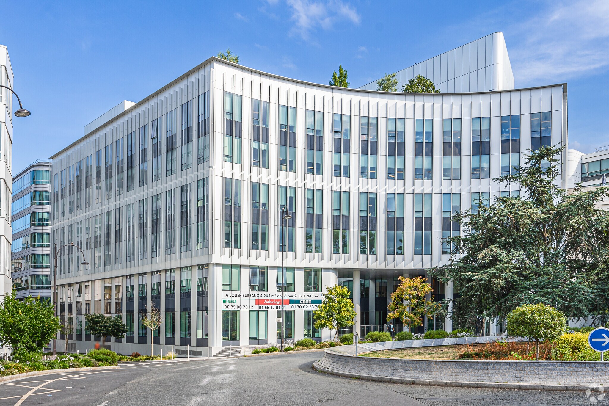 Office in Rueil-Malmaison to rent Building Photo- Image 1 of 11