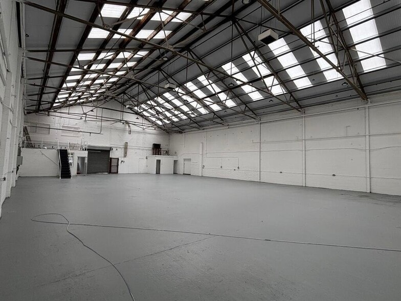 Abercromby Ave, High Wycombe to rent - Building Photo - Image 2 of 7