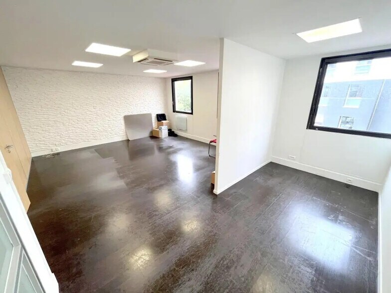 Office in Chatou to rent - Building Photo - Image 2 of 11