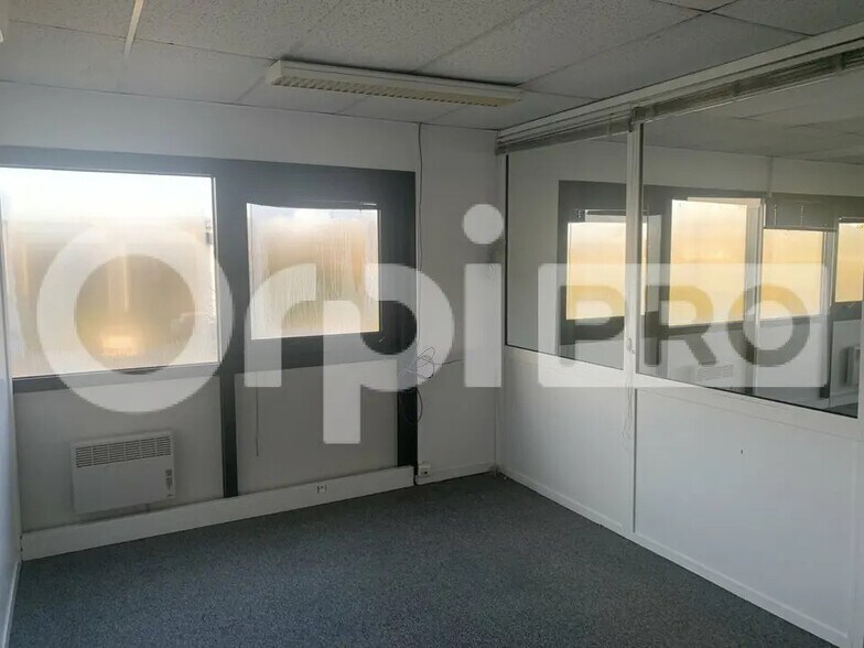 Office in Mérignac to rent - Interior Photo - Image 3 of 6