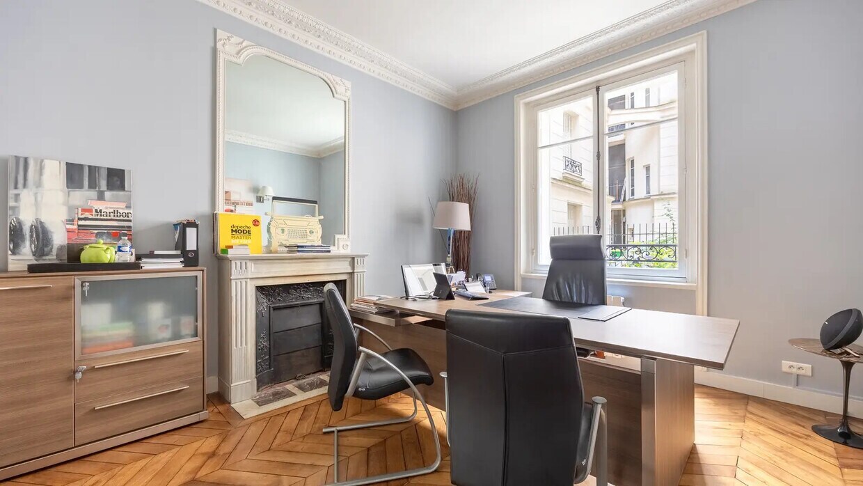 Paris, PAR 75016 -  -  - Interior Photo - Image 1 of 10