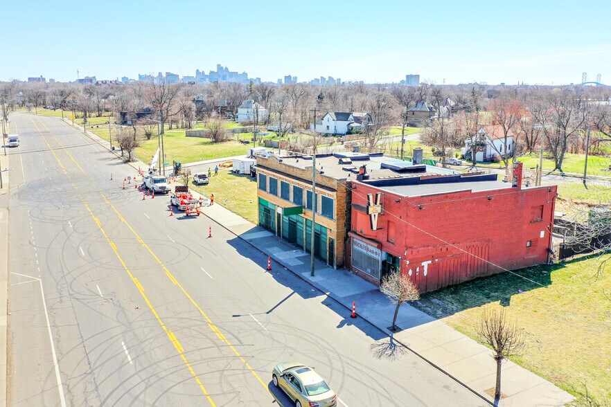3845 W Warren Ave, Detroit, MI for sale - Building Photo - Image 1 of 1