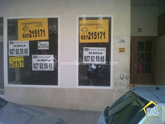 Retail in Cáceres, Cáceres to rent Building Photo- Image 1 of 2