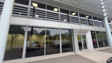 2-8 Dow Rd, Prestwick to rent Building Photo- Image 1 of 6