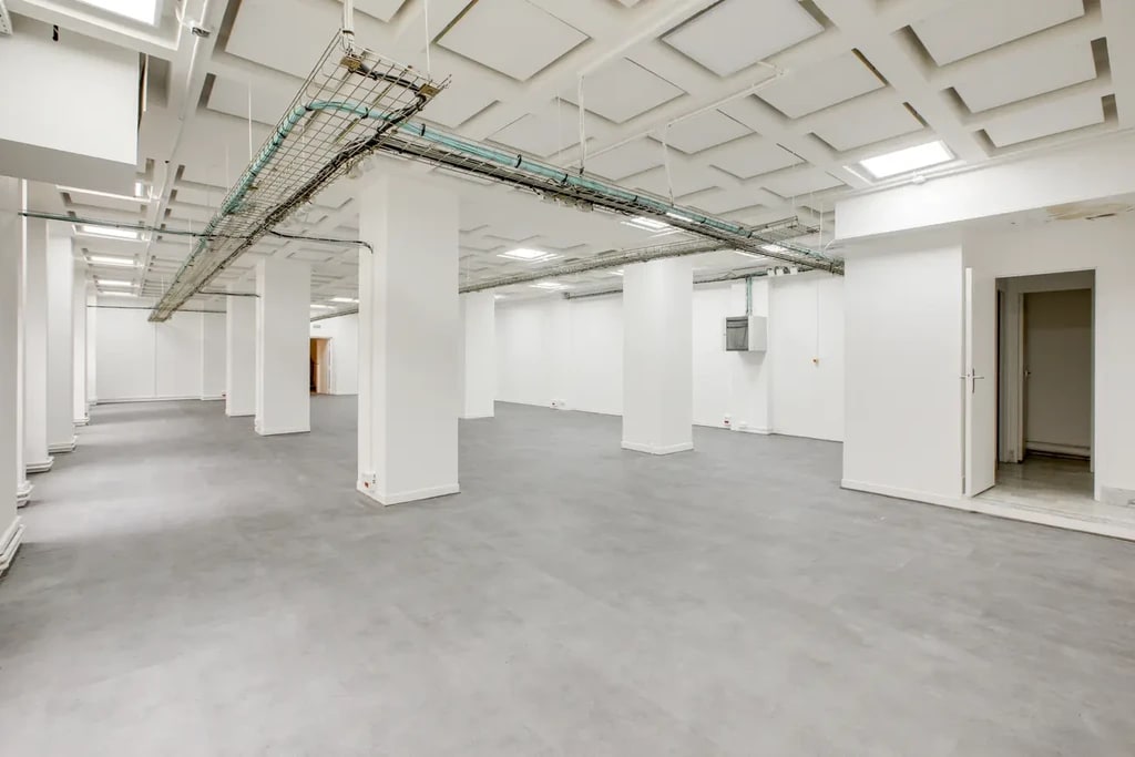 Location Bureaux 210 m² à 675 m² - Photo 1